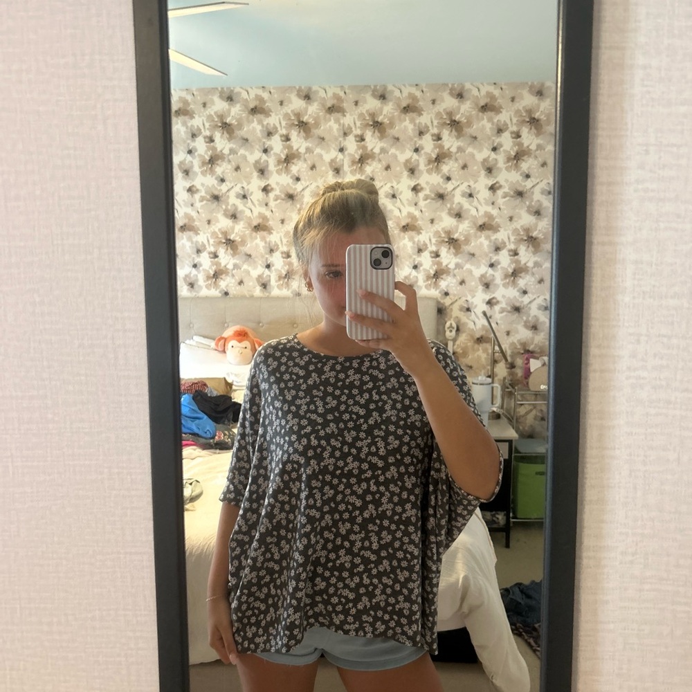 Grey Floral Relaxed Short-Sleeve Tunic